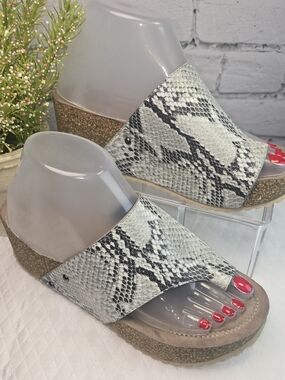 WOMENS BOUTIQUE CORKY'S BENTON SNAKE PRINT WEDGE SANDAL CORK SOLE  8